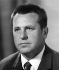 Фомичев Юрий Константинович
Профессор, доктор медицинских наук, декан биологического факультета в 1971 – 1973 гг. Заведующий кафедрой микробиологии (1969 –1988 гг.), кафедрой генетики и биотехнологии (1988–1993 гг.). Основатель белорусской научной школы по исследованию генетики микроорганизмов. Заслуженный работник народного образования БССР, заслуженный работник Белорусского государственного университета, Соросовский профессор.