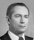 Шуканов Адам Семенович
Профессор, кандидат биологических наук. Декан биологического факультета в 1980 – 1996 гг., заведующий кафедрой ботаники с 1971 по 1996 г. Известен циклом работ по микологии и фитопатологии, а также как автор ряда учебников и учебных пособий для высшей школы. Заслуженный работник высшей школы БССР.