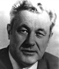 Турбин Николай Васильевич
Профессор, академик АН БССР, с 1957 по 1969 гг. — заведующий кафедрой дарвинизма и генетики. Известный генетик, автор основополагающих работ в области исследования гетерозиса, экспериментального мутагенеза, генетико-физиологических основ продуктивности растений.